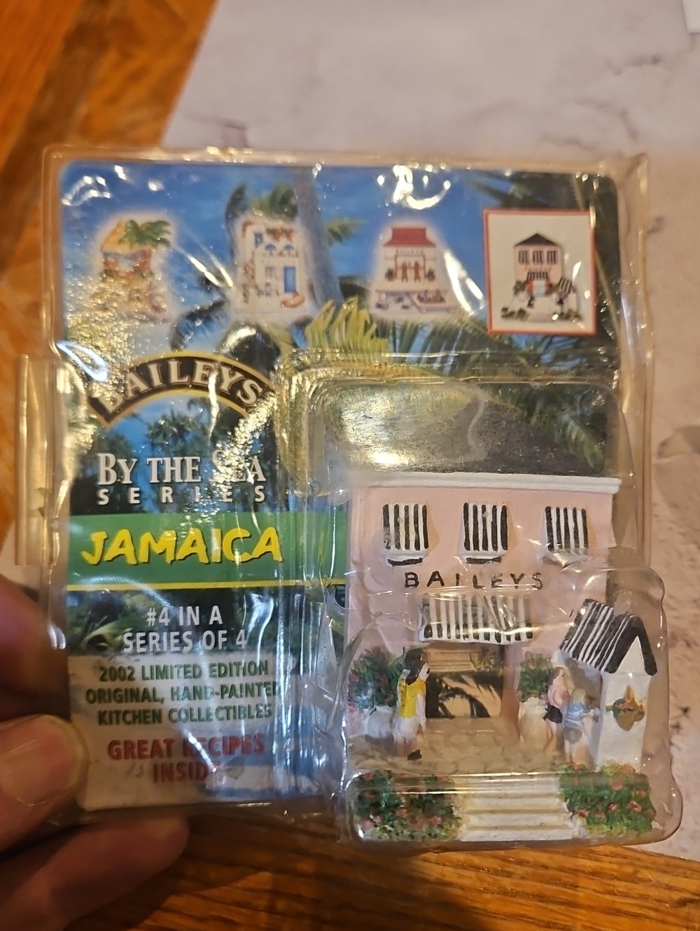 Sealed 2002 Baileys By The Sea Series #4 Jamaica Figurine collectible